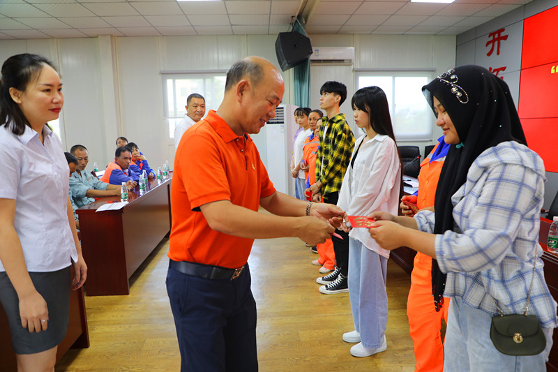 “金秋助學(xué)，圓夢(mèng)明佳！”明佳集團(tuán)黨支部及工會(huì)組織開(kāi)展愛(ài)心助學(xué)活動(dòng)！